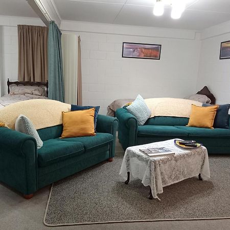Park View 'Home Away From Home' Feilding Exterior photo